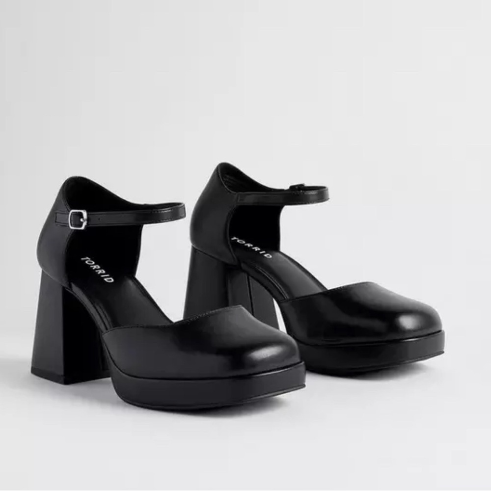 Platform Block Heel D'orsay Mary Jane (WW)